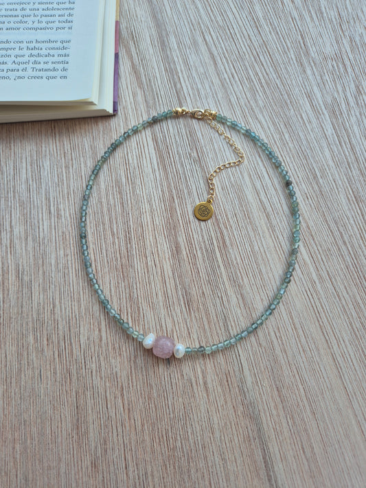 Choker apatito con cuarzo rosa y perla de rio